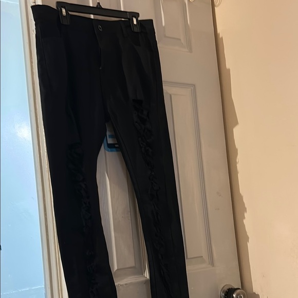 Black Skinny Jeans with Sleek Fit - Picture 1 of 1